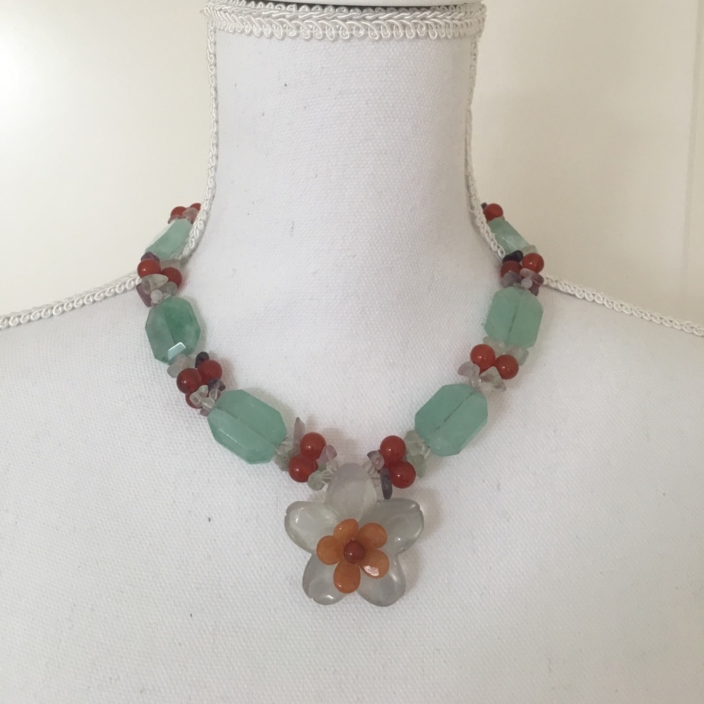 Multi‎ Beaded Flower Necklace